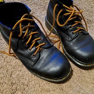 GENUINE VINTAGE Made in England Dr Martens Size 9